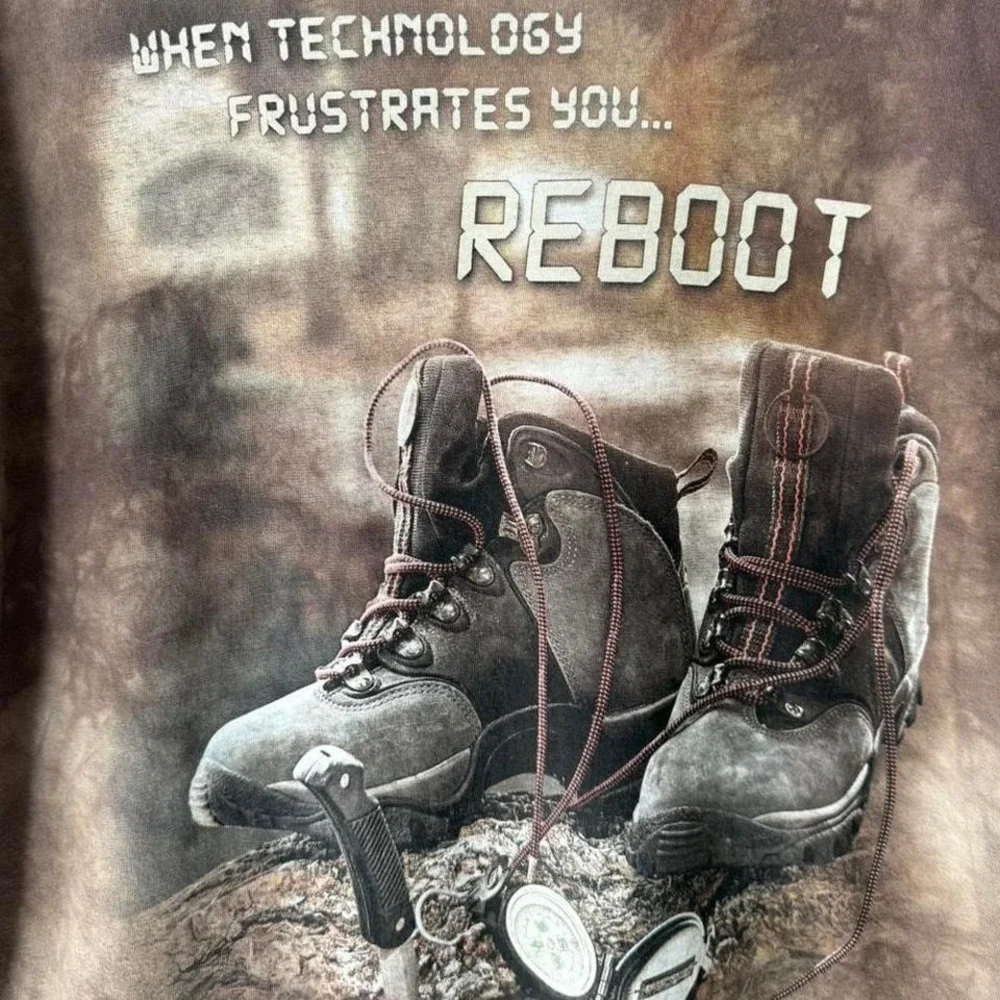 The Mountain Reboot Hiking Boots Compass Graphic T Shirt Men's Size L Brown - Picture 2 of 4